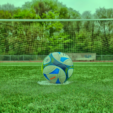 Selbstwirksamkeit im Sport: Ich wirke, also treff ich! (mit Trainingstipps) Fußball auf Elfmeterpunkt